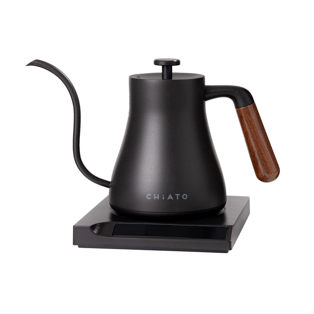 Black CHiATO flowPLAY 0.6-litre gooseneck kettle with wooden handle and electric base